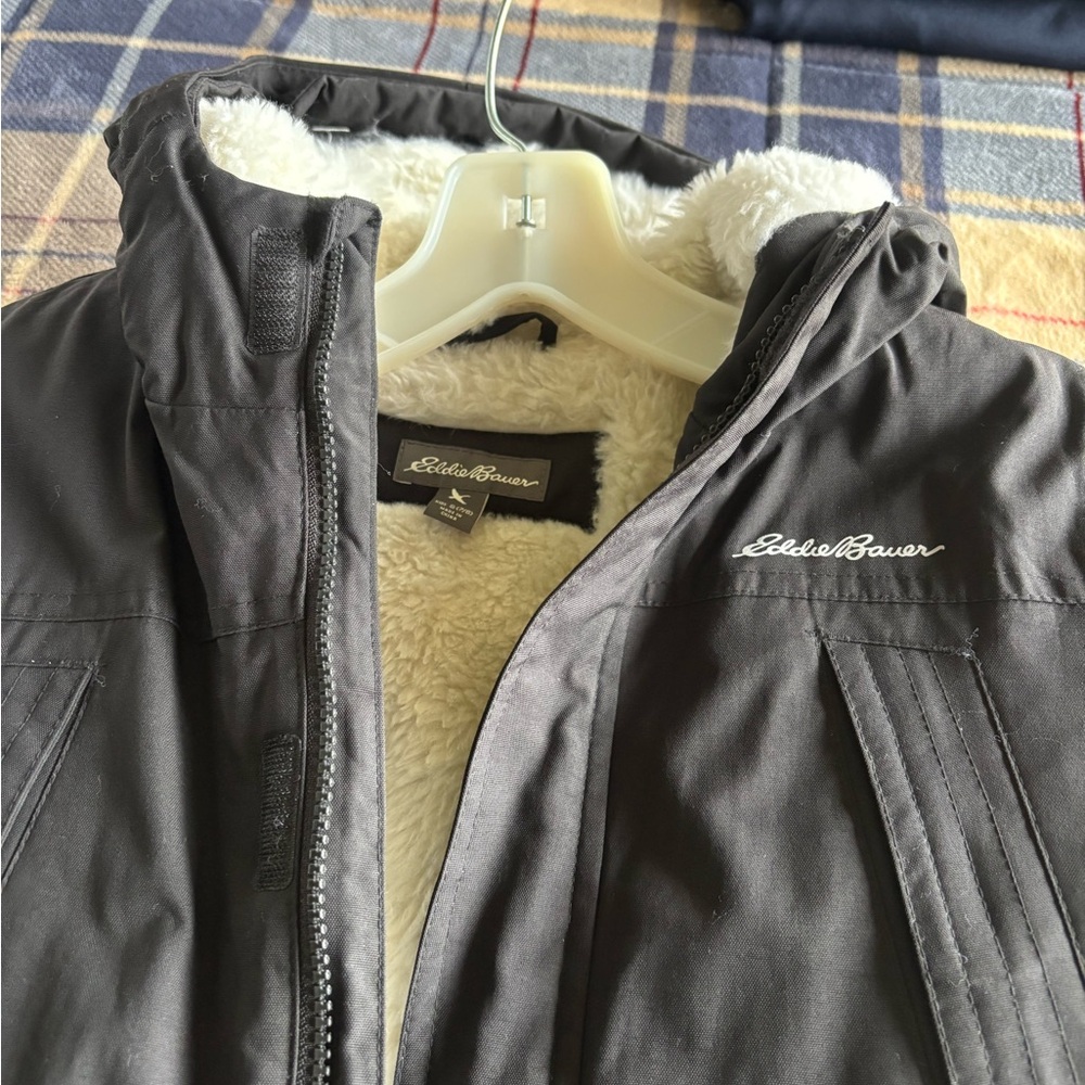Boys black Eddie Bauer warm winter coat.  Size small 7/8.
Barely worn. - Picture 3 of 5